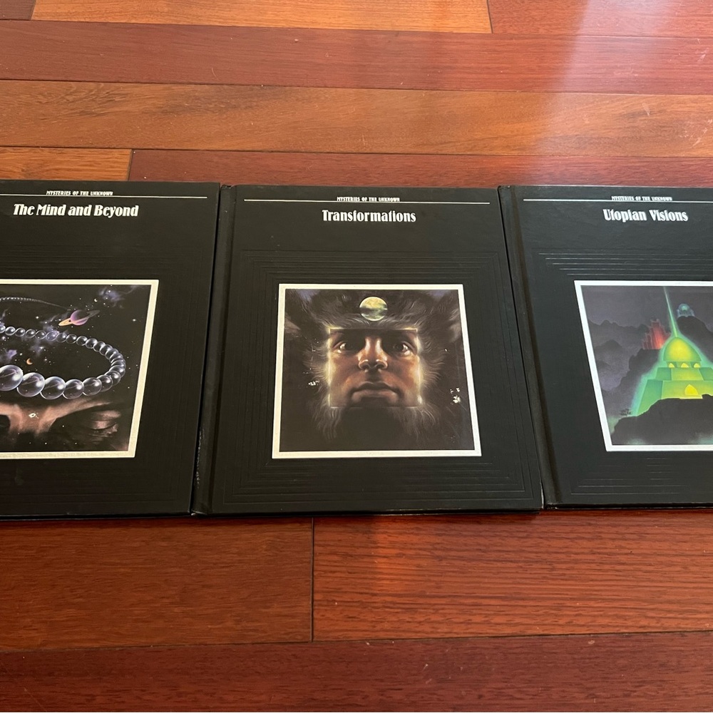 Set of three! Mysterious if the unknown! I can mix and match. I have the set.